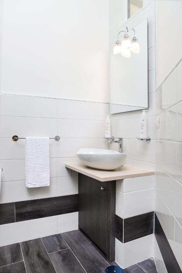 Gelso Apartments And Studio By Wonderful Italy Napoli Bagian luar foto